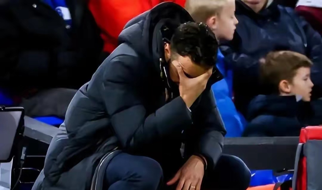 关于法兰克福客战艰难，球员喊停老练智激战的信息