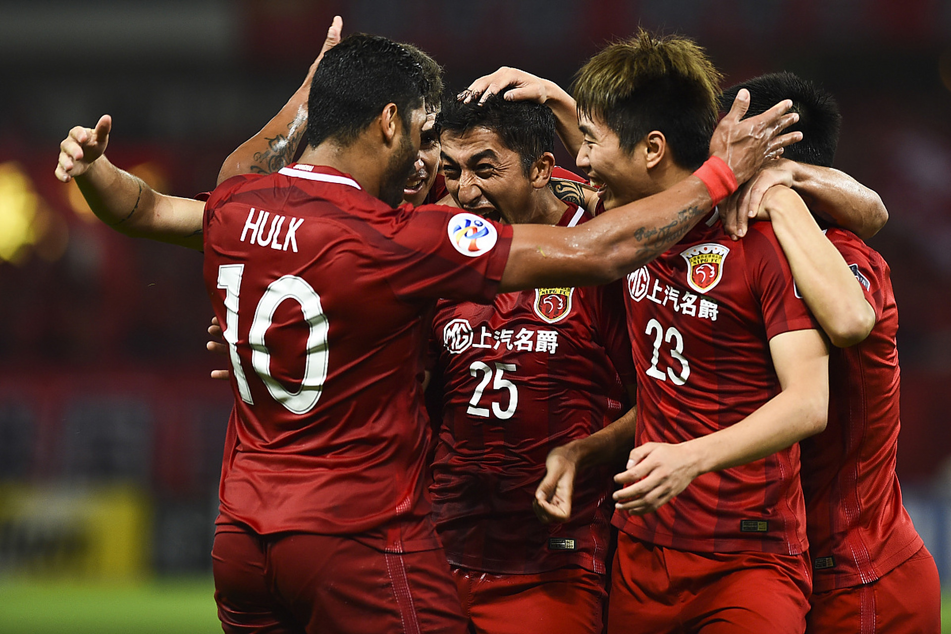 关于上港实力雄厚，连续轮赛事保持不败的信息