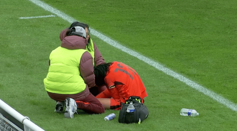 意外赛事推迟开赛，球迷遗憾不已