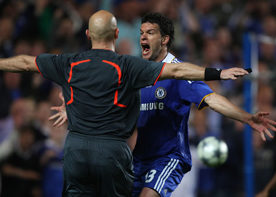 德国球队主教练因抗议裁判被罚款