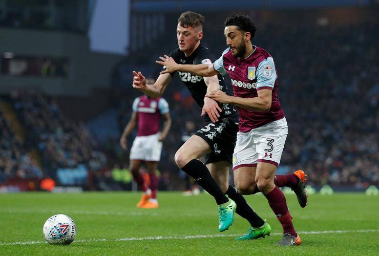 包含阿拉维斯主帅调整战术，重振球队士气的词条