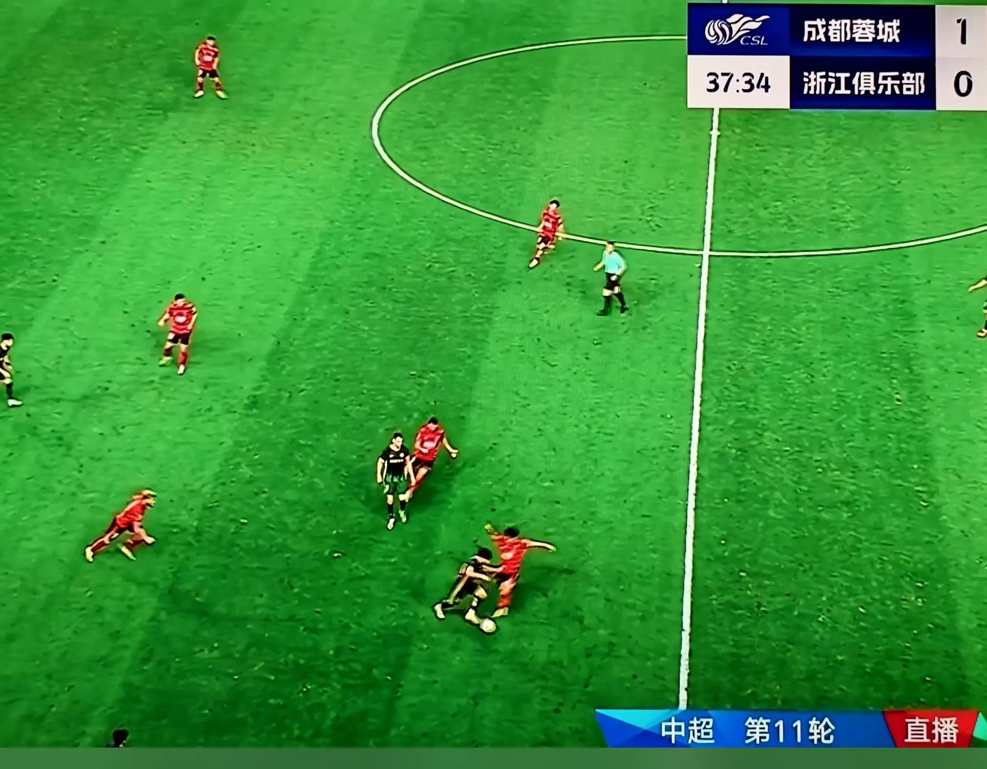 中场突破传中，球队射门成功得分领先比分的简单介绍