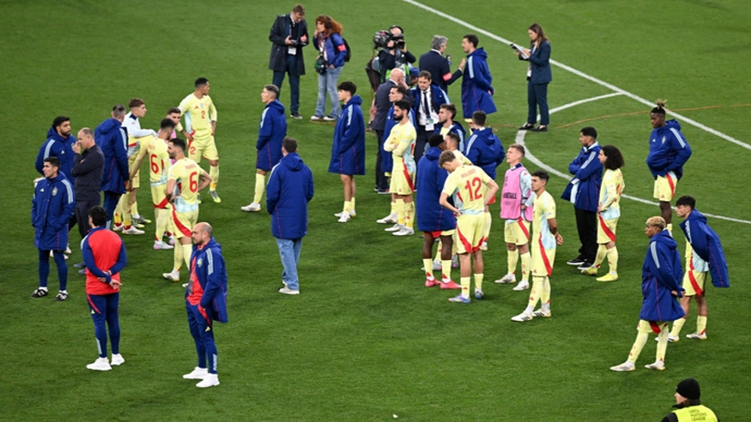 欧洲著名球队之间的较量引发球迷热议 欧洲著名球队之间的较量引发球迷热议