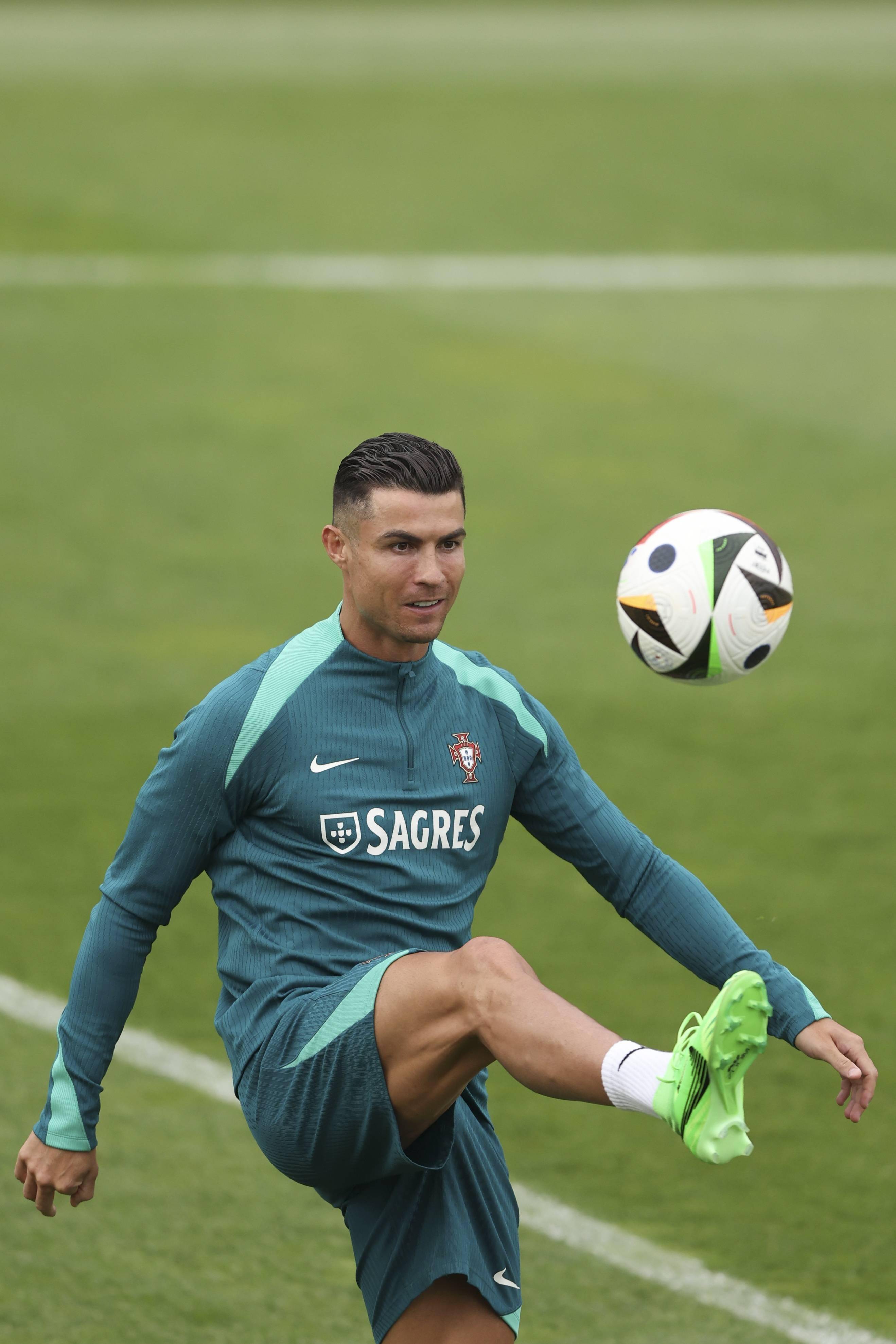 欧洲足球赛事精彩不断，球员实力无限的简单介绍