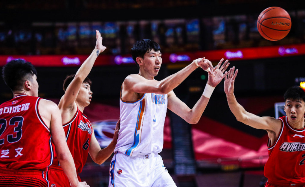 勒夫意外当选年度最佳教练，球迷惊喜万分的简单介绍