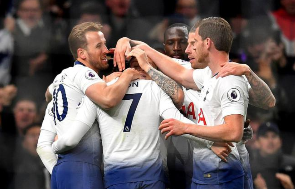 包含格拉纳达成就连胜佳绩，积分攀升快速的词条